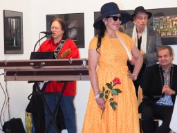 Fashion Show in der Contemplor Galerie Wien am 14. 03. 2024